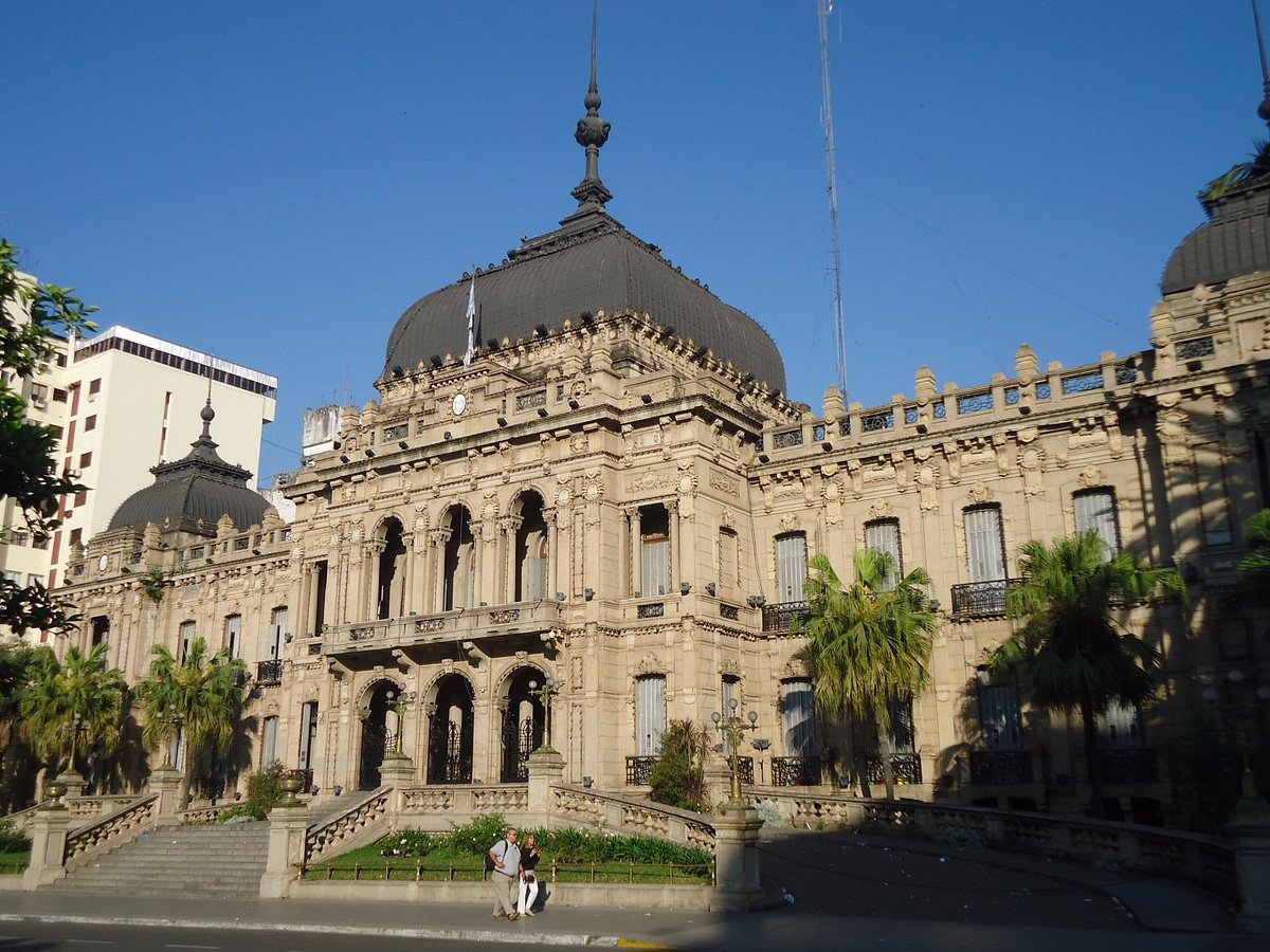 casa-de-gobierno-de-tucuman-savarin-turismo